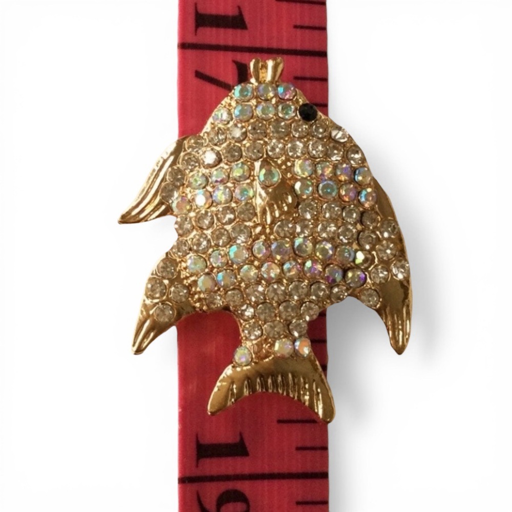 Gold‑Tone Angelfish Brooch with AB Rhinestones – Sparkling Statement Pin - Picture 9 of 12